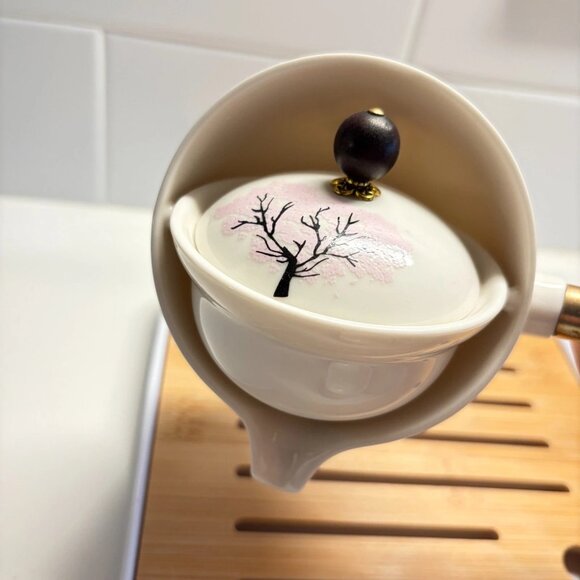 Porcelain Tea Set with Thermochromic Sakura Print - Picture 9 of 10